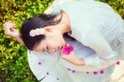 ​我爱你你却爱着他的伤感的句子(精选34句)