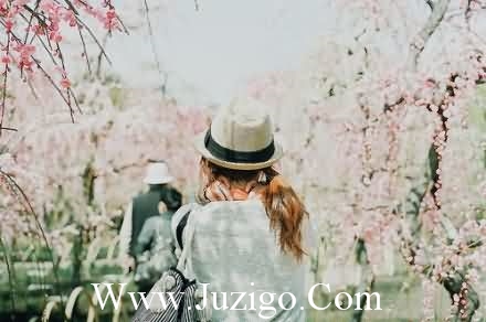 伤感的个性签名女生心碎(精选50句)