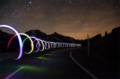 ​虫洞是穿越时空的隧道吗？