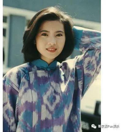 她援助蓝洁瑛多年，送的围巾还没拆开