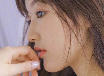 ​女人下巴底部有痣好吗