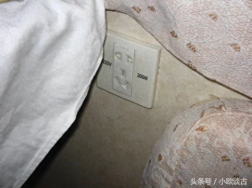 探秘火车上的高级软卧包厢，里面竟然还有保险柜