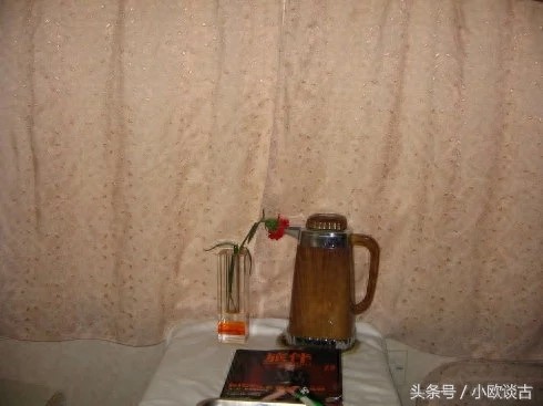 探秘火车上的高级软卧包厢，里面竟然还有保险柜