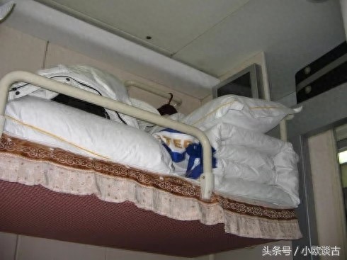 探秘火车上的高级软卧包厢，里面竟然还有保险柜