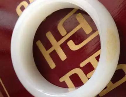 缅甸翡翠手镯价格图片 价格表（缅甸翡翠镯子的价格一般多少）
