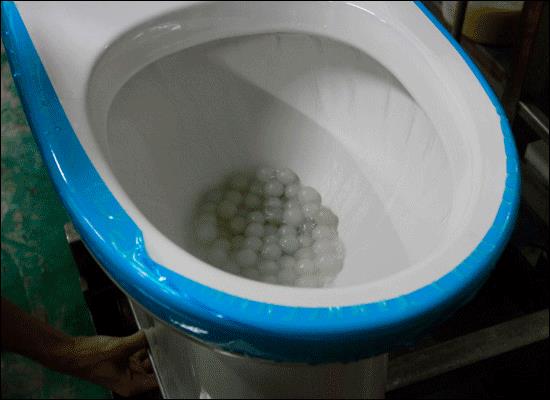 手纸可以放马桶里冲走吗（家里的马桶到底能不能冲卫生纸）