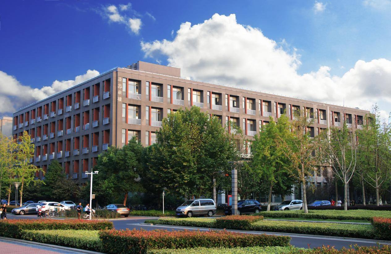 南京大学毕业好就业吗（南京大学是985还是211）