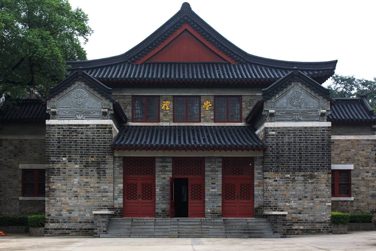 南京大学毕业好就业吗（南京大学是985还是211）