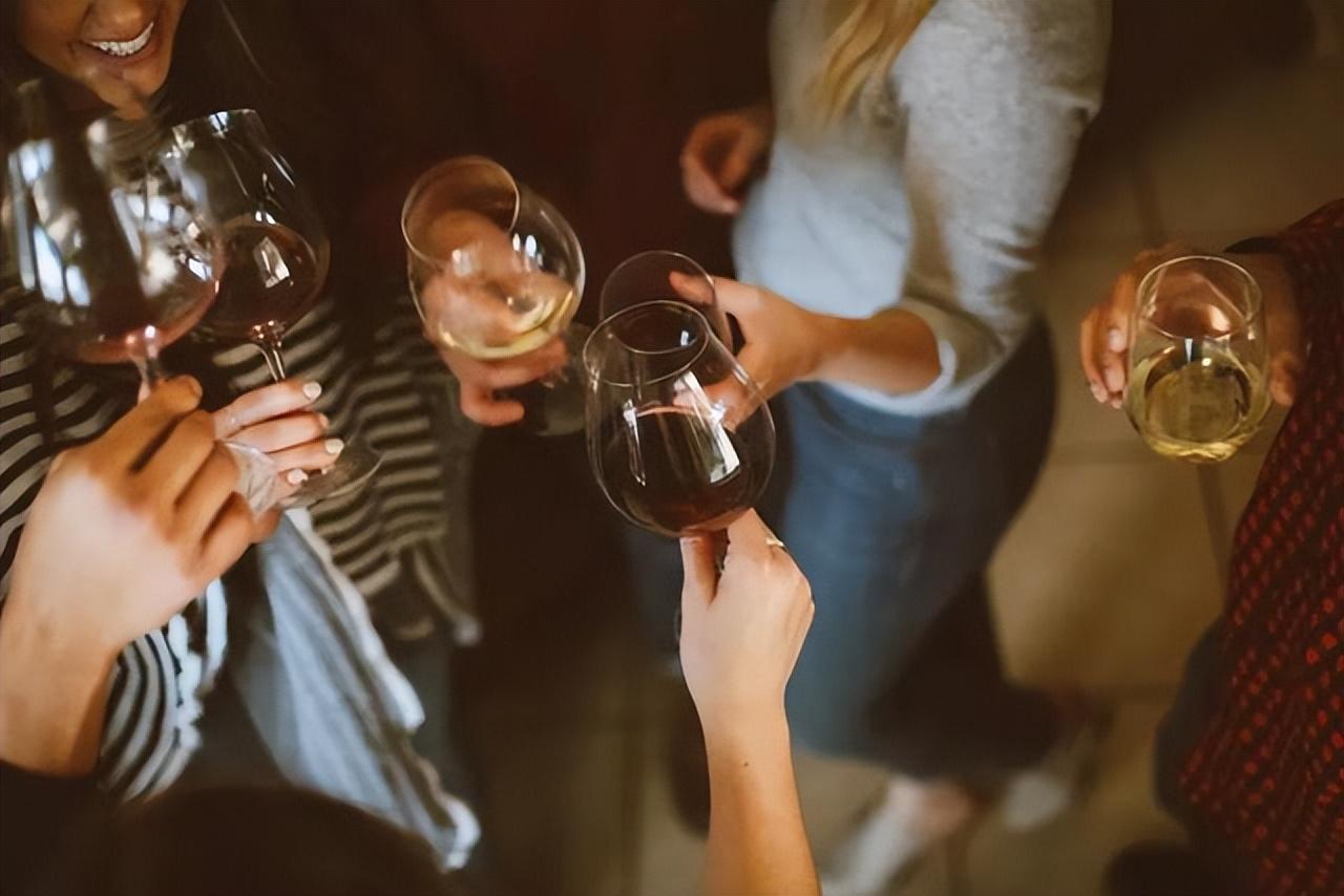 第二天酒后头晕怎么解酒最快（酒后头晕9个缓解的办法）