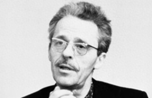 他能文能武,写就《这里的黎明静悄悄》