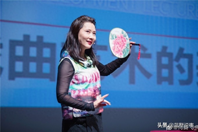 戏外的何赛飞