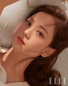 ​美图鉴赏：人气韩国美女金智秀