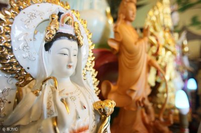 ​烧香拜佛给菩萨说这两个字，会保佑你一生风调雨顺