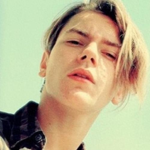 美国男演员:瑞凡·菲尼克斯