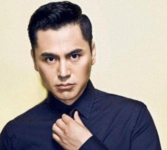 ​演艺界巨星，55岁绝世豪爽，富家女的真命天子，欢乐四子热闹生活