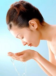 ​皮肤很干用什么护肤品比较好(郁美净高端护肤品)