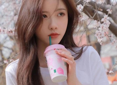 ​夫妻两地分居，女人会出轨吗？这几个女人的回答，让人直呼现实！