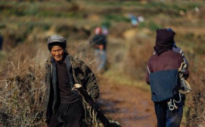 ​大凉山为什么穷？看完这些图才知道，问题出在男人身上