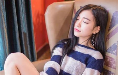 女生发白眼表情是什么意思