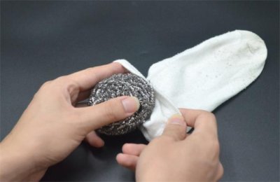 ​钢丝球塞进丝袜里真厉害