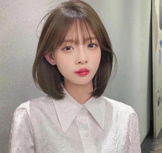 ​圆脸适合的减龄百搭短发发型，让你显瘦一整年