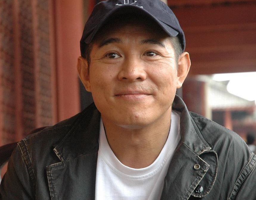 李连杰身世（李连杰身世鲁豫采访视频）