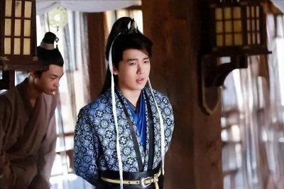 ​大学生直播间挥霍200万！亲爹公司突曝破产！反转惊呆众人！