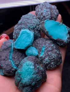 ​如何判断绿松石的真假？