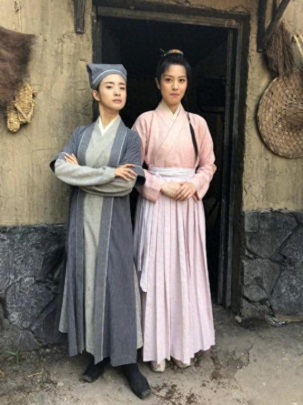 “小女花不弃”邢恩终于回归女装，造型难改，花费六、七个小时