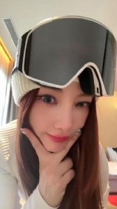 ​李小璐王昊被曝没分手，女方依旧热爱嘻哈，疑同养猫咪引猜疑