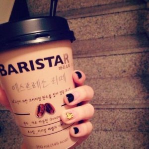 ​赞美孝顺女儿的话（表扬一个人孝顺的句子）